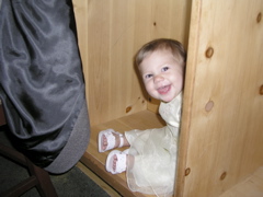 Sera continues exploring the lodge